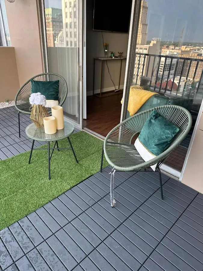Oasis In The Heart Of Downtown Memphis Apartment United States